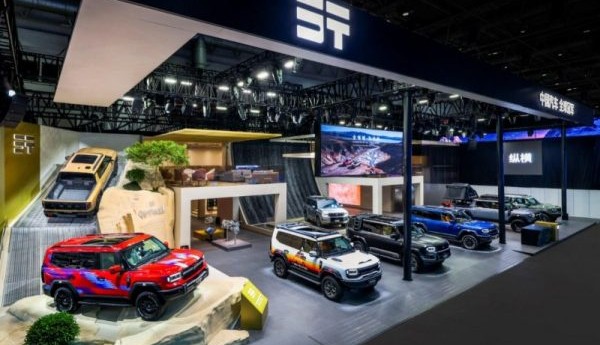 北京车展纵横G700全家族登场，原厂改装一步到位