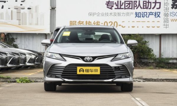 2023新款凯美瑞加入价格战，搭载2.0L动力油耗6.03个