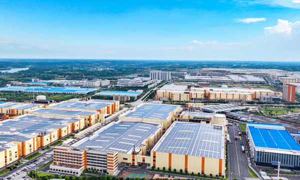 全球首个圆柱电池灯塔工厂！  亿纬锂能树立智能制造新标杆