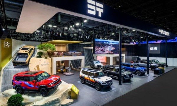 北京车展纵横G700全家族登场，原厂改装一步到位